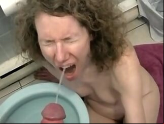 mature amateur linda watersports fun fetish